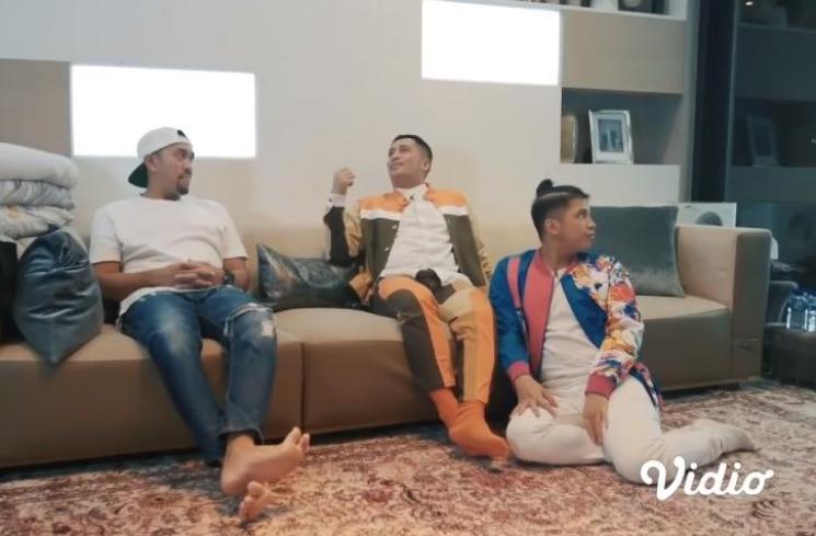 Potret Rumah Mewah Ahmad Sahroni (YouTube/Indosiar)