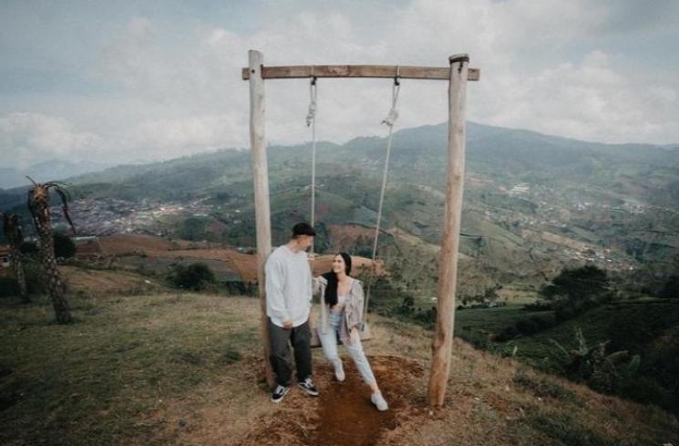 Potret Rafael Tan Lamar Pacar. (Instagram/topoto.photography)