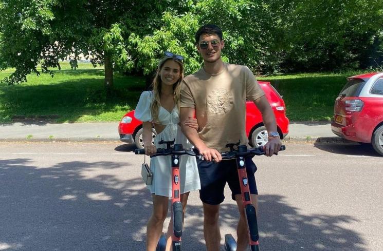 Potret Elkan Baggott dan Katie Marsden (Instagram/@elkanbaggott)
