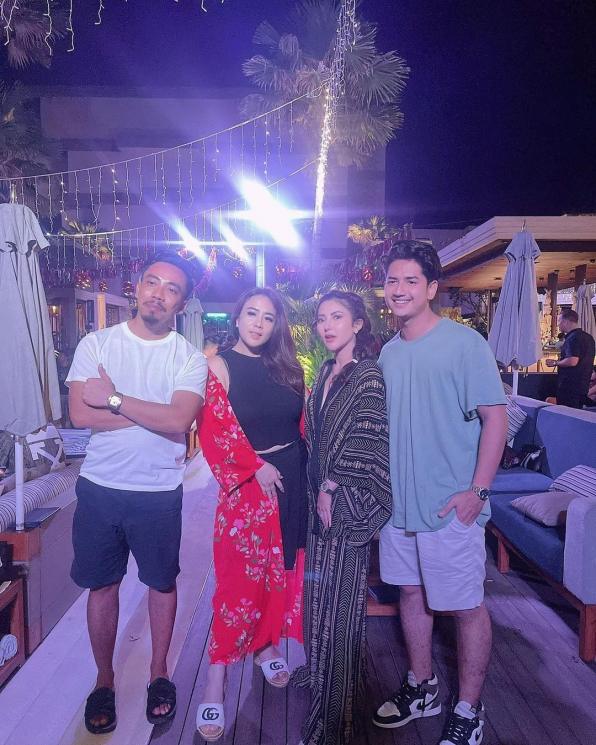 Potret Mesra Zikri Daulay dan Ayu Aulia. (Instagram/@ayuaulia5252)