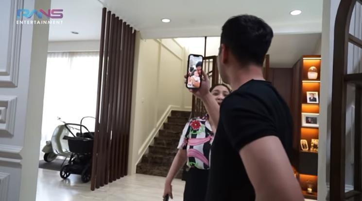 Reaksi Rafathar perdana lihat "anak" Ivan Gunawan jadi perbincangan. (YouTube/RANS Entertainment)