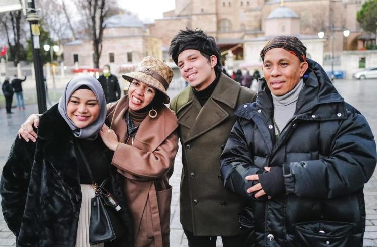 Fashion Hamil Aurel Hermansyah(Instagram/@aurelie.hermansyah)