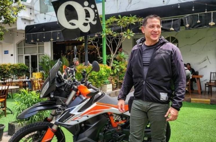 Aktor yang Perankan Suami Selingkuh. (Instagram/ariwibowo_official)