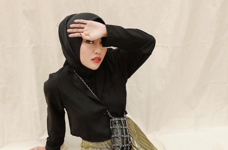 Adu Gaya Medina Zein dan Marissya Icha (instagram/@medinazein92/@marissyaicha)