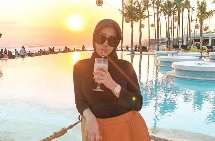  Adu Gaya Medina Zein dan Marissya Icha (instagram/@medinazein92/@marissyaicha)