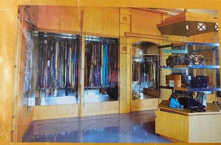  Potret Rumah Ibu Inul Daratista di Kampung (99.co)