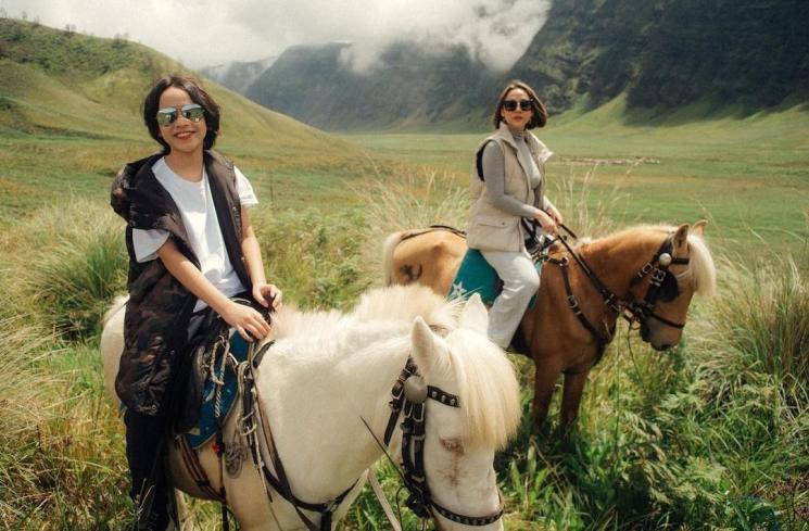 Momen BCL Liburan Bareng Anak di Bromo (instagram/@bclsinclair)