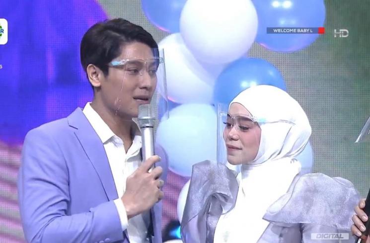 Lesti Kejora dan Rizky Billar akhirnya memperlihatkan wajah Baby L. (Indosiar)