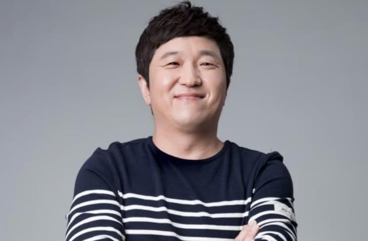 Seleb Korea Pernah Kerja Kantoran. (Soompi)