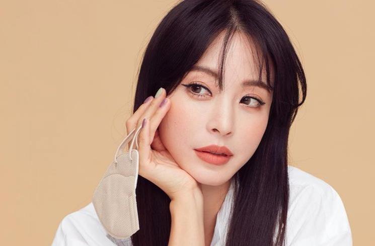 Seleb Korea Pernah Kerja Kantoran. (Instagram/@han_ye_seul_)