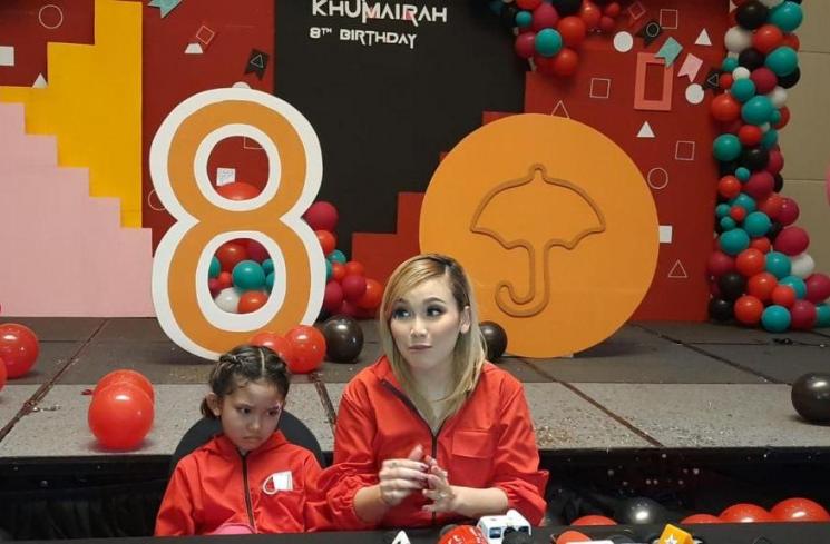 Ayu Ting Ting dan Bilqis Khumairah Razak. (MataMata.com/Yuliani)