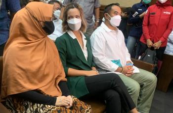 Reaksi Nia Ramadhani Digosipkan Gugat Cerai Ardi Bakrie: Mereka Ketawa aja sih