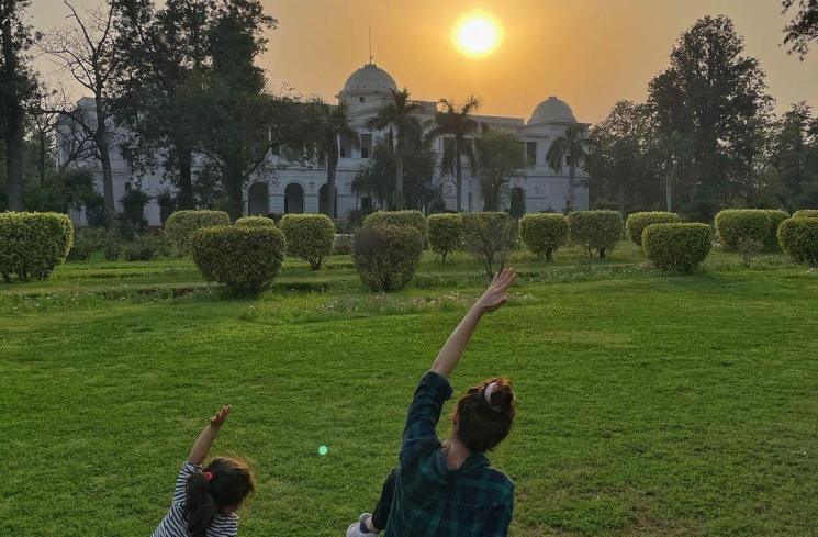 Potret Tampak Depan Pataudi Palace (Instagram/@sakpataudi)
