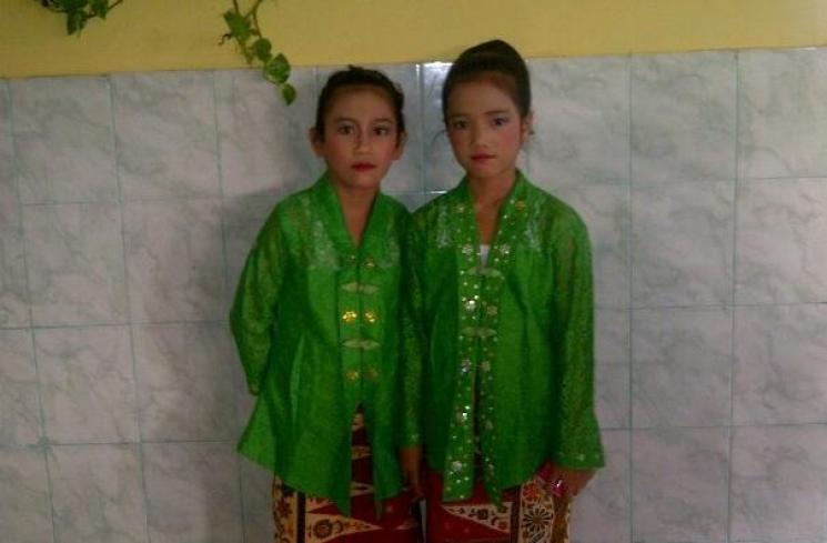 Potret Jadul Fuji di Facebook Ibunya (Facebook/Dewi Zuhriati)
