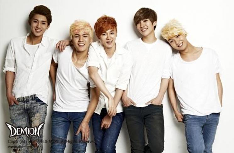 Grup K-Pop Bubar Cepat (Koreaboo)