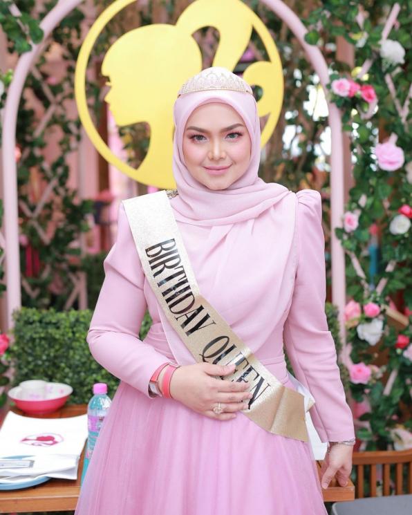 Siti Nurhaliza merayakan ulang tahun. (Instagram/ctdk)
