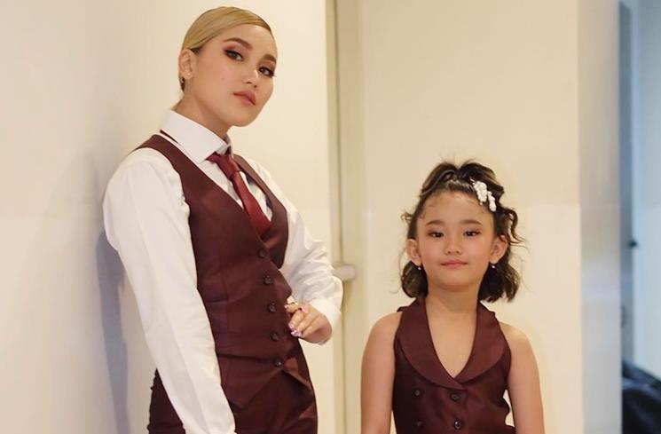 Ayu Ting Ting dan Bilqis. (Instagram/@ayutingting92)