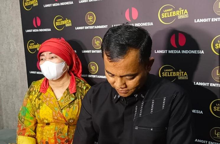 H Faisal dan Istri ditemui di kawasan Petukangan, Jakarta Selatan. (MataMata.com/Rena Pangesti)