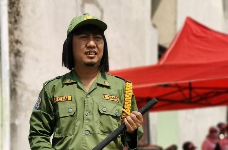 Artis Identik Pakai Rambut Palsu (instagram/@adejigo)