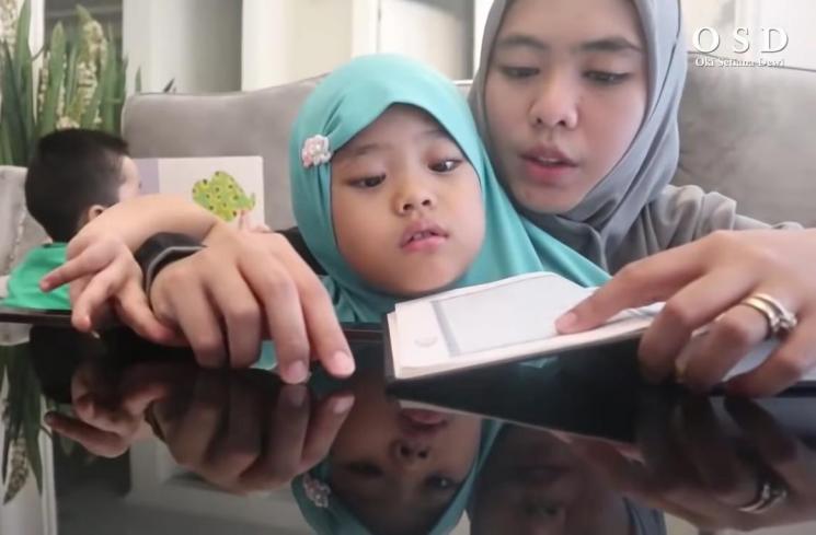 Potret Anak Artis Ngaji (YouTube/Oki Setiana Dewi)