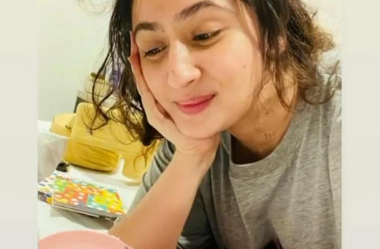 Momen Shaheer Sheikh dan Istri Momong Anak (instagram/@ruchikaakapoor/@shaheernsheikh)