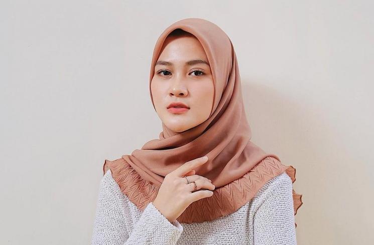 Adu Gaya Henny Rahman dan Ayu Aulia (instagram/@hennyyrahman/@ayuaulia5252)