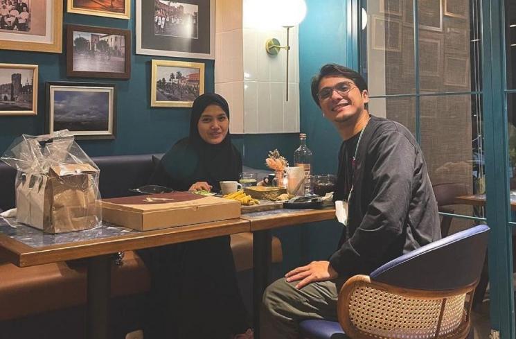 Potret Mesra Ricky Harun dan Herfiza. (Instagram/rickyharun)