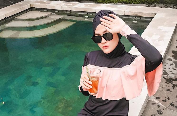 Adu Gaya Henny Rahman dan Ayu Aulia (instagram/@hennyyrahman/@ayuaulia5252)