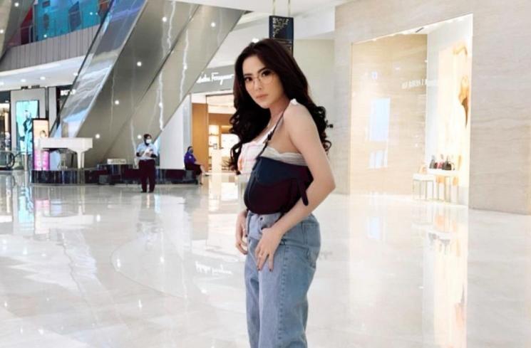 Adu Gaya Henny Rahman dan Ayu Aulia (instagram/@hennyyrahman/@ayuaulia5252)