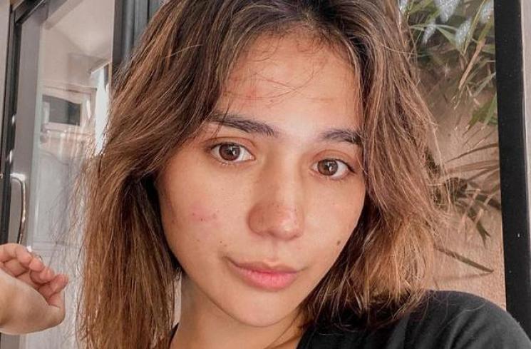 Potret pemain Layangan Putus tanpa makeup (Instagram/@raquelklarkin)