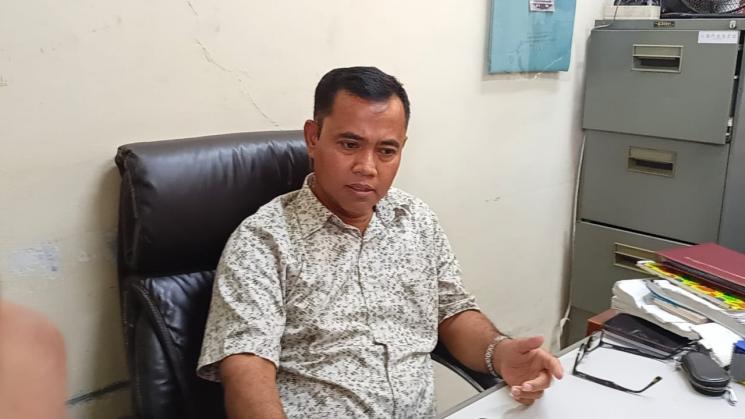 Faisal, ayah Bibi Ardiansyah ditemui di kawasan Tanah Abang, Jakarta Pusat pada Senin (17/1/2022). (MataMata.com/Rena Pangesti)