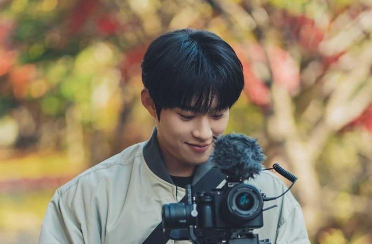 Pesona Kim Sung Cheol (Instagram/@sbsdrama.official)