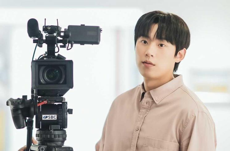 Pesona Kim Sung Cheol (Instagram/@sbsdrama.official)