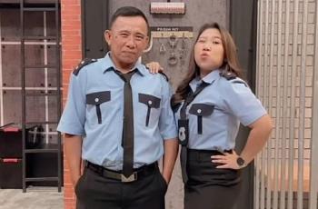 6 Potret Kocak Ayah Kiky Saputri, Caption-nya Jadi Korban Roasting Anak Sendiri