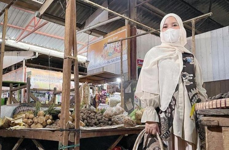 Foto: Gaya Chacha Frederica Jadi Istri Pejabat. (Instagram/chafrederica)