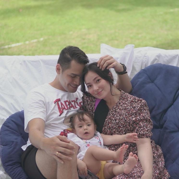 Asmirandah bersama suami dan anaknya. (Instagram/@asmirandah89)