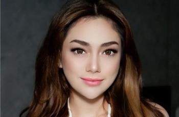 Ditegur Fotonya Selalu Pakai Filter, Celine Evangelista Berani Tunjukkan Wajah Aslinya