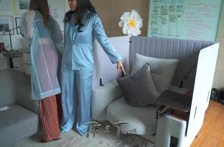 Penampakan kursi mewah Luna Maya bikin Titi Kamal takjub. (YouTube/Titi dan Tian)