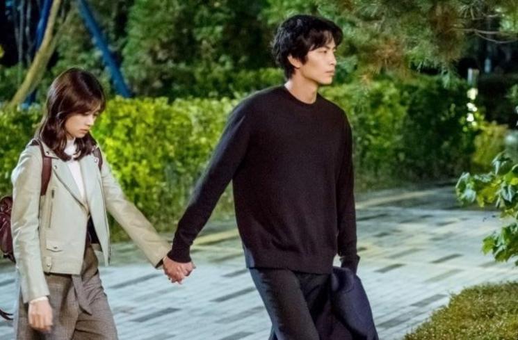 Sinopsis Because This Is My First Life (Soompi)