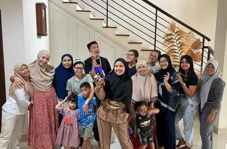 Potret Tya Ariestya Berhijab (instagram/@tya_ariestya)