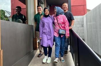 Tya Ariestya Sadar Hijabnya Belum Sempurna, Minta Jangan Dihakimi