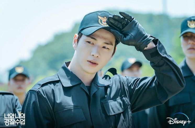 Pesona Kang Daniel di Rookie Cops (Instagram/@disneypluskr)