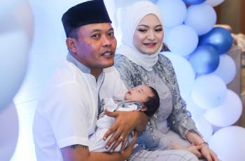Sule Punya Ritual Unik Buat Baby Adzam: Kolor Bapaknya Ditaruh di Dekat Kepala Anaknya