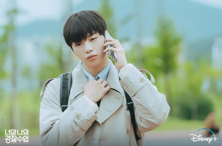 Pesona Kang Daniel di Rookie Cops (Instagram/@disneypluskr)