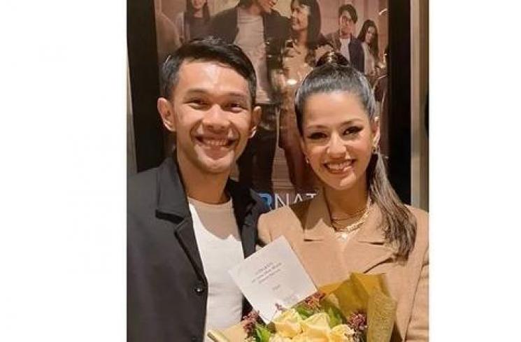 Potret Kemesraan Susan Sameh dan Fajar Alfian. (Instagram/ajayucan)