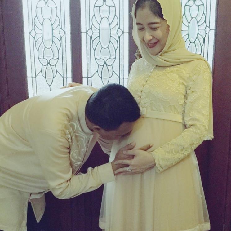 Uut Permatasari hamil anak kedua. (Instagram/uutpermatasari)