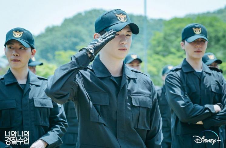 Pesona Kang Daniel di Rookie Cops (Instagram/@disneypluskr)