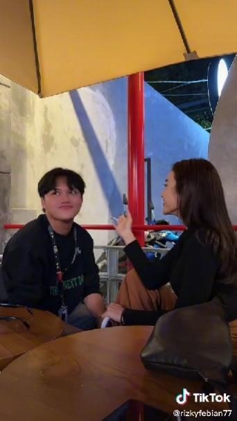 Rizky Febian dan Mahalini. (TikTok/@rizkyfebian77)