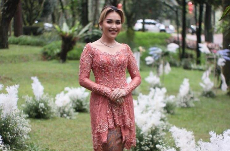 Nama Asli Artis Keturunan Betawi. (Instagram/@ayutingting92)