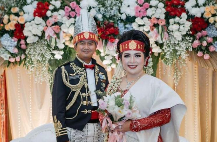 Artis Menikah Walau Sempat Tak Direstui (Instagram/@joydestinytobing)